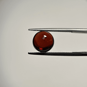 Granate rojo cabujón-5.585ct-10.1x5mm