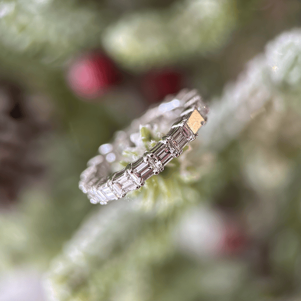 Anillo churumbella con diamantes en oro blanco de 14k 2