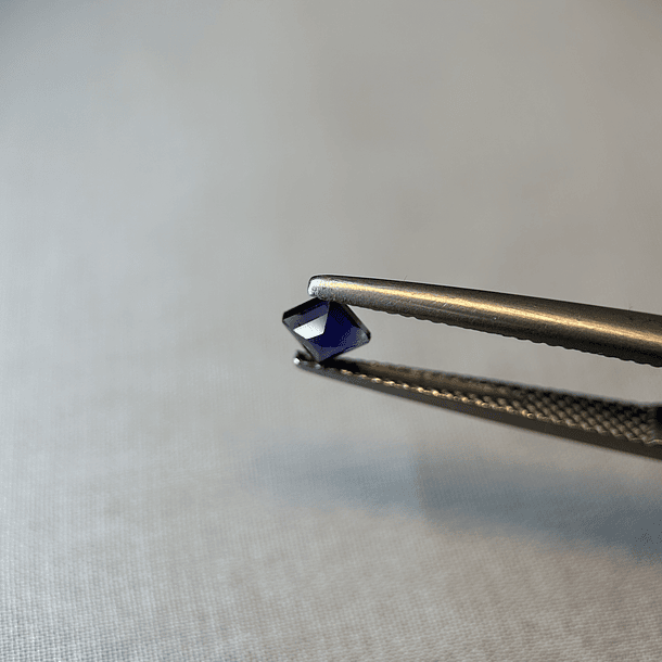 Iolita-0.27ct-3.9x3.9x2.3mm  3