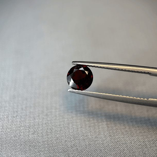 Granate rojo-1.47ct-6.8x3.7mm 1