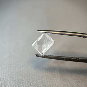 Piedra luna-2.60ct-9.3x7.1x4.1mm