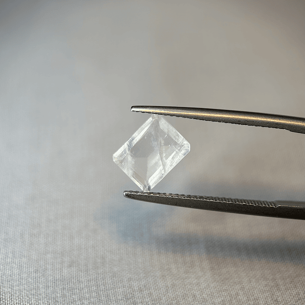 Piedra luna-2.60ct-9.3x7.1x4.1mm 1