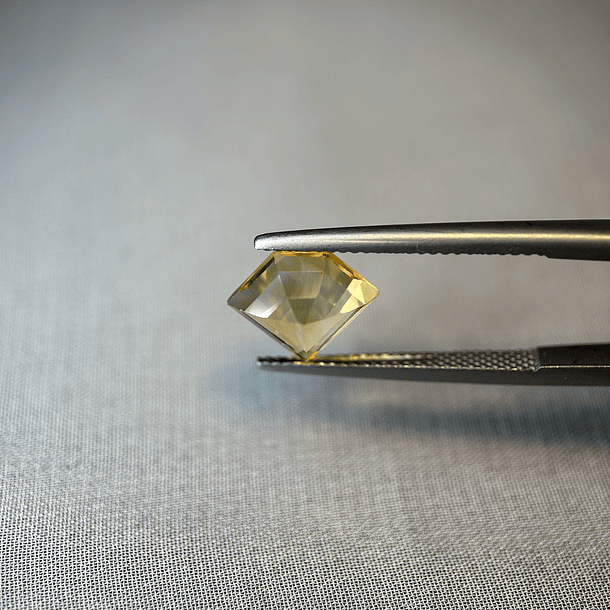Citrino amarillo-2.60ct-11x9.4x5.2mm 3