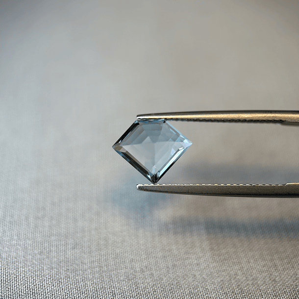 Topacio azul-3.195ct-11.3x9.3mm 4