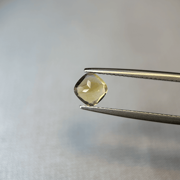 Citrino amarillo-0.875ct-6x5.8x3.6mm 2