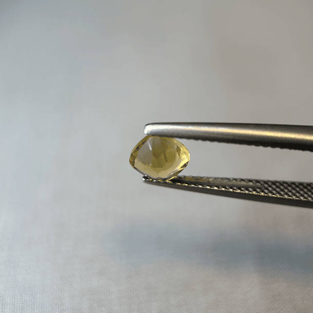 Citrino amarillo-0.875ct-6x5.8x3.6mm 3