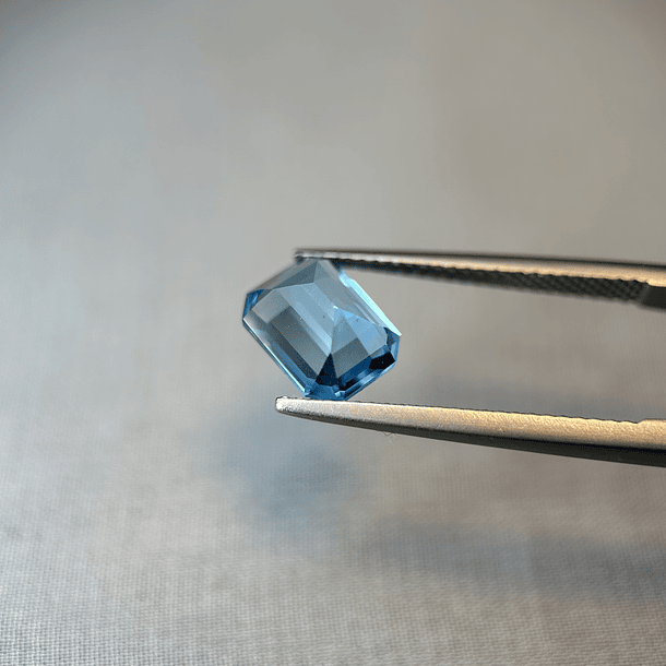 Topacio suizo-3.105ct-9.5x6.5x5mm 4