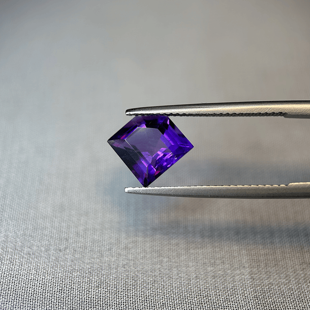 Amatista morada-2.70ct-11x9.7mm 1