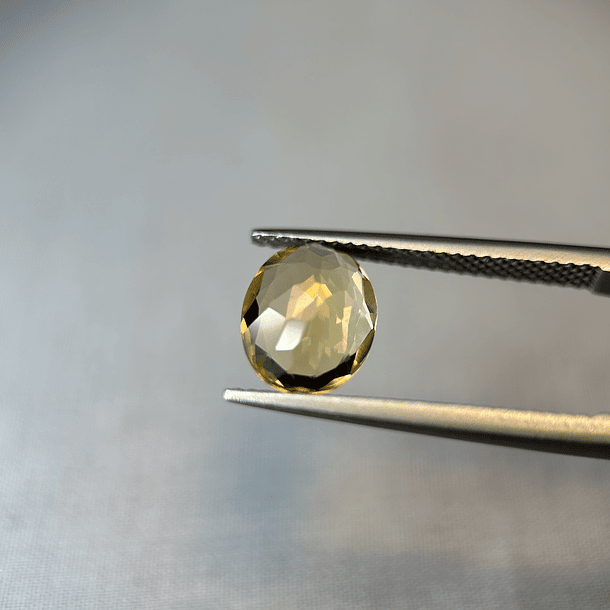 Citrino oval-2.045ct-10x7.9x4.2mm 2