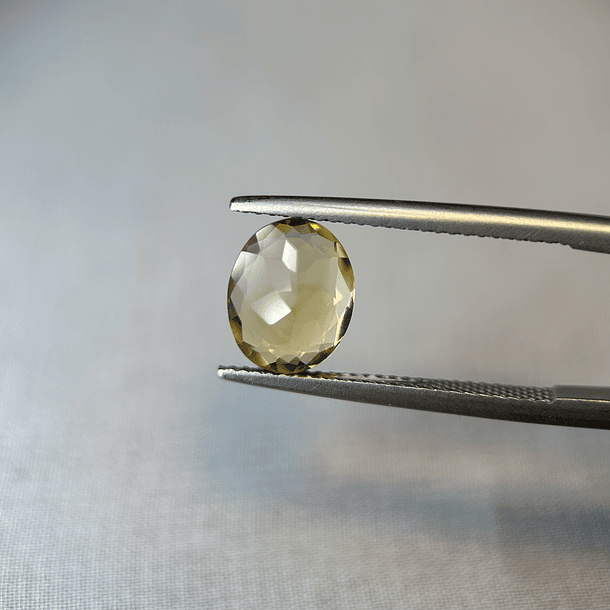 Citrino oval-2.045ct-10x7.9x4.2mm 4