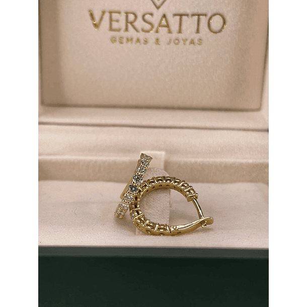 Aretes en oro amarillo de 14k con diamante natural de 2mm