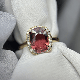 Anillo con Turmalina y diamante natural en oro amarillo de 14k