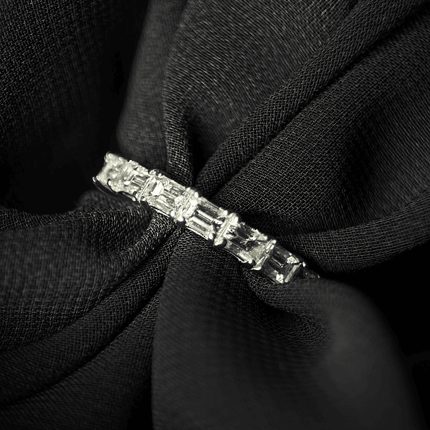 Anillo churumbella con diamantes en oro blanco de 14k 1