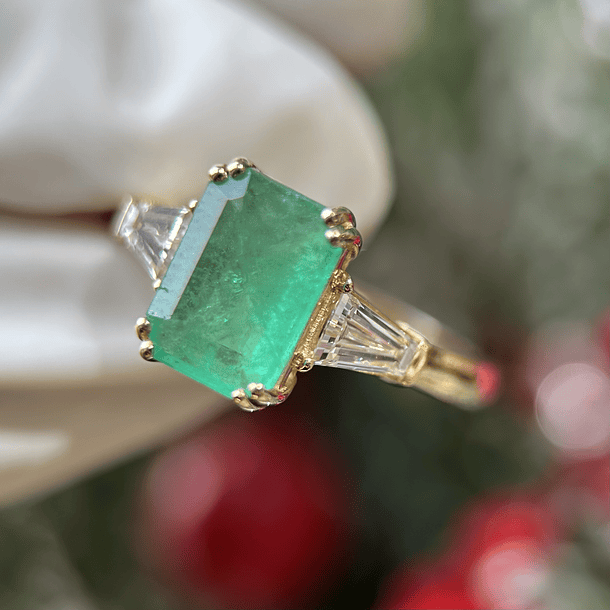 Anillo con Esmeralda octágono y diamantes de laboratorio  7