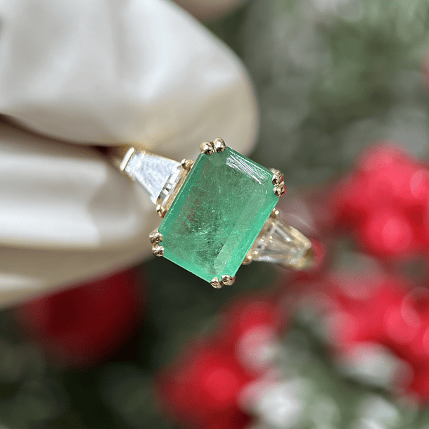 Anillo con Esmeralda octágono y diamantes de laboratorio  8