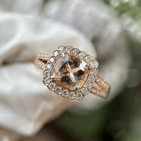 Anillo con morganita y diamante natural en oro rosa de 14k 