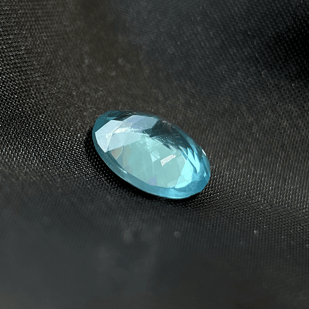 Apatito color Paraíba-1.735ct-8.6x6.8x4mm 3