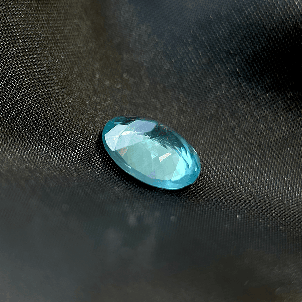 Apatito color Paraíba-1.735ct-8.6x6.8x4mm 5