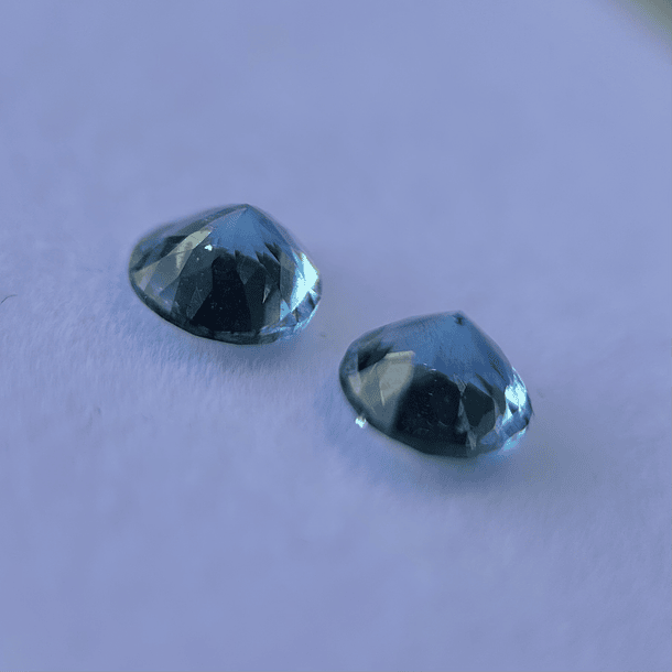 Par de aguamarinas GIA-1.10 y 1.15ct-7.04-7.11x4.16mm y 6.97-7.13x4.53mm 3