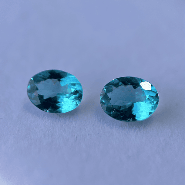 Par de Apatito color Paraíba-1.81ct y 1.79ct-8.96x6.92x4.22mm y 8.95x7.07x4.14mm 1