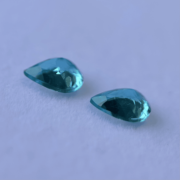 Par de Apatito color Paraíba-1.66ct y 1.50ct-8.94x6.93x4.33 y 9.03x6.86x3.93mm 3