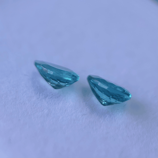 Par de Apatito color Paraíba-1.66ct y 1.50ct-8.94x6.93x4.33 y 9.03x6.86x3.93mm 4
