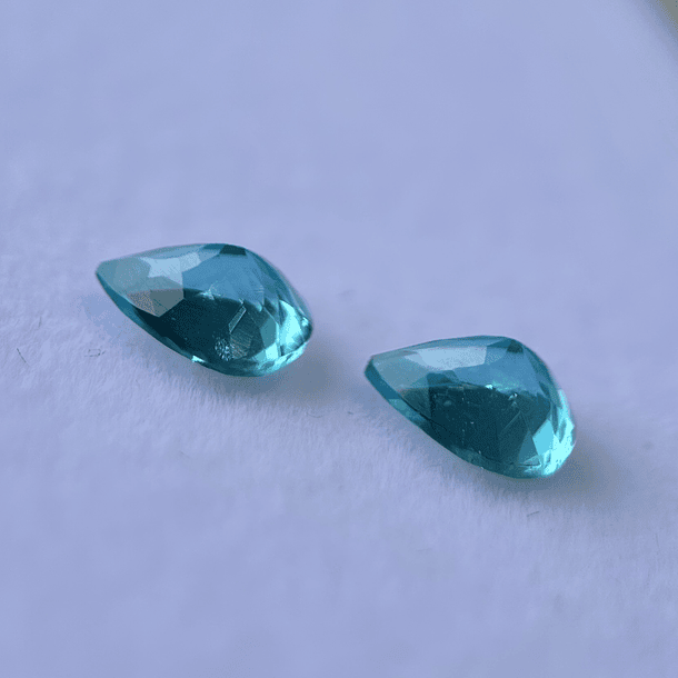 Par de Apatito color Paraíba-1.59ct y 1.56ct-8.92x6.87x4.43mm y 9.00x6.78x4.17mm 2