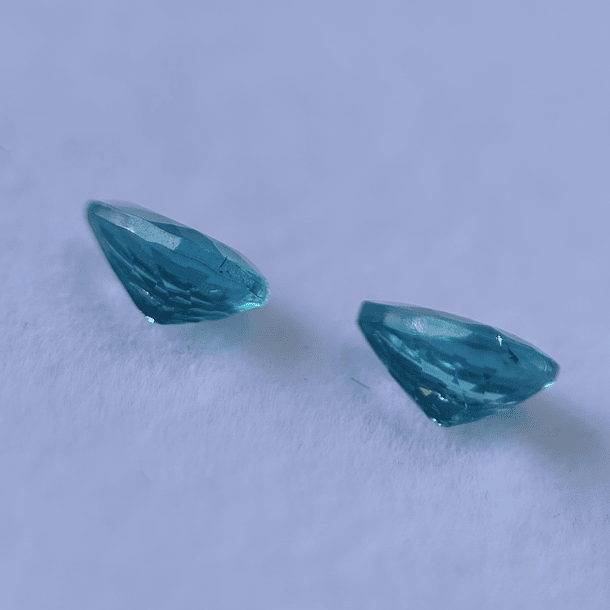 Par de Apatito color Paraíba-1.59ct y 1.56ct-8.92x6.87x4.43mm y 9.00x6.78x4.17mm 3