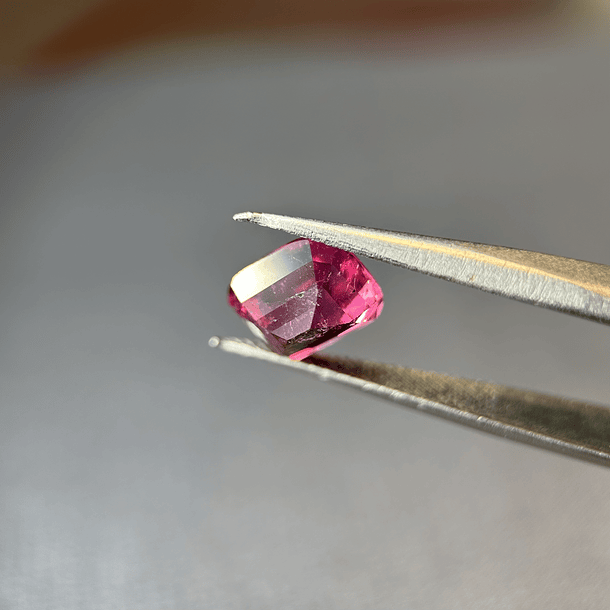 Turmalina Rubelita-2.235ct-7.9x7x4.9mm 4