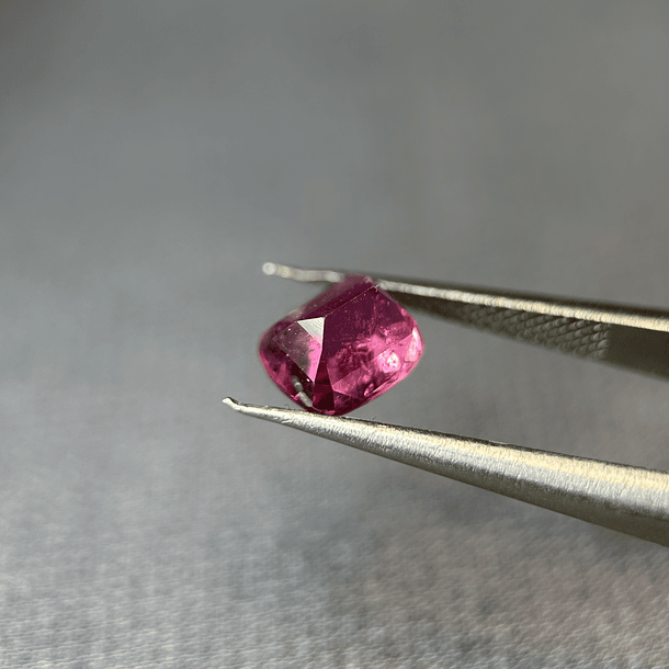 Turmalina Rubelita-1.475ct-6.6x5.6x4.7mm 2