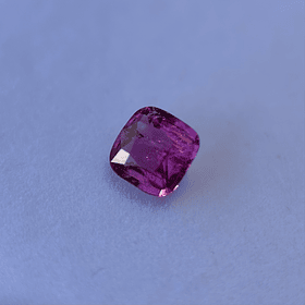 Turmalina rubelita-0.855ct-5.6x5.7x3.2mm