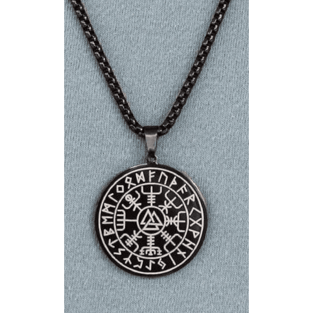 Dije en plata ley 925 con rubí sangre de pichón