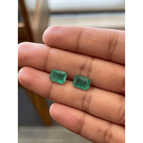 Par de esmeraldas corte esmerlada de 9.5x6.8mm.