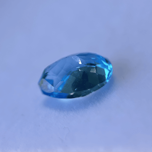 Topacio suizo-5.90ct-12.2x9.8x6mm 2