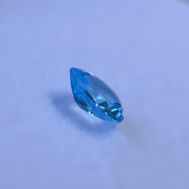 Topacio suizo-2.25ct-9.8x7.8x4mm 4