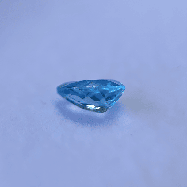 Topacio suizo-1.95ct-9.1x7x4.4mm 2