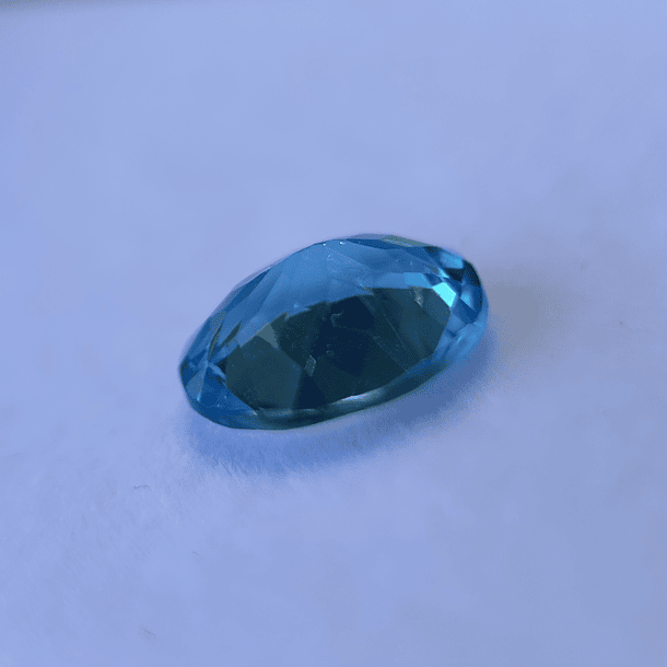 Topacio suizo-2.40ct-8.5x6.8x4.7mm 3