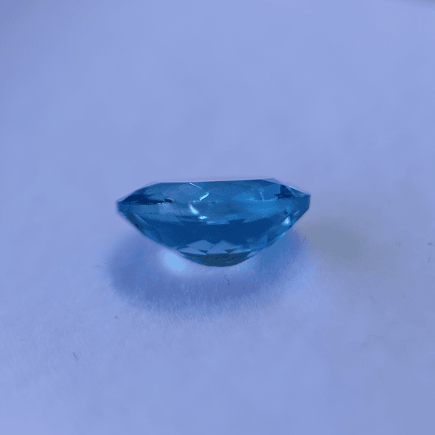 Topacio suizo-2.40ct-8.5x6.8x4.7mm 2