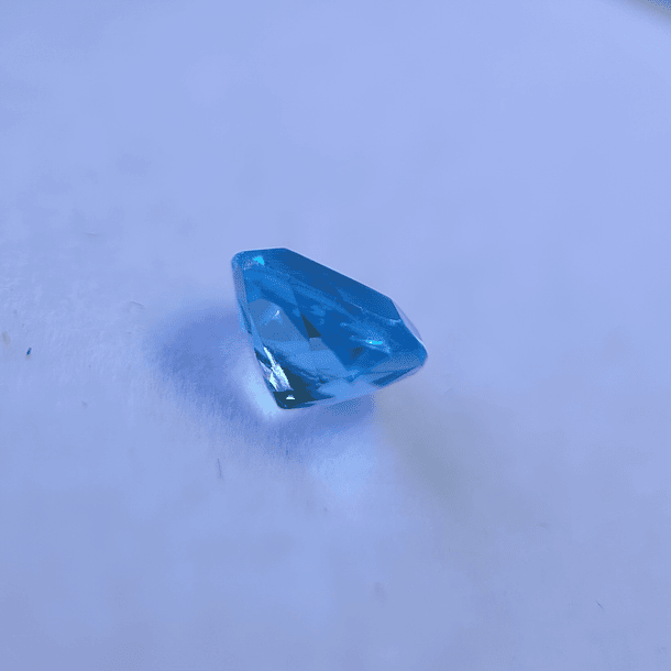 Topacio suizo-2.05ct-6.7x6.8x4.8mm 3