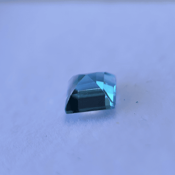 Topacio suizo-2.40ct-7x7x4.6mm 2