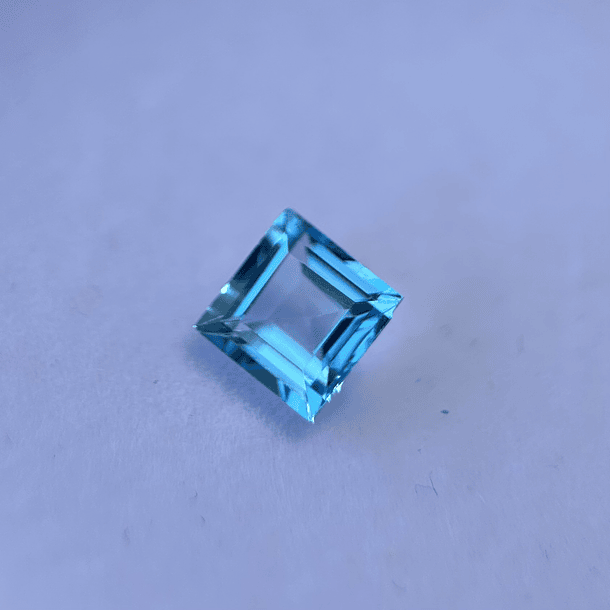 Topacio suizo-1.516ct-5.9x5.8mm 1