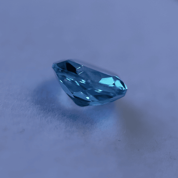 Topacio suizo-2.50ct-7.8x7.7x4.2mm 2