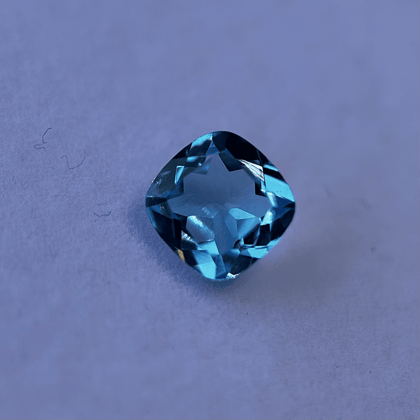 Topacio suizo-2.50ct-7.8x7.7x4.2mm 1