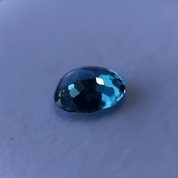 Topacio suizo-5.90ct-12.1x10x5.6mm 3