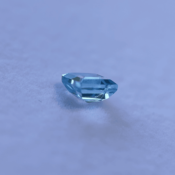 Topacio suizo-1.50ct-5.9x5.8x3.8mm 3