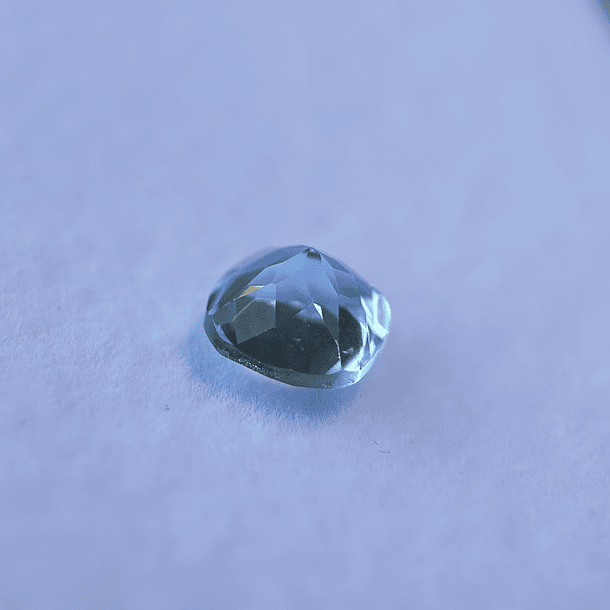 Topacio azul-3.05ct-7.9x7.9x5.4mm 2