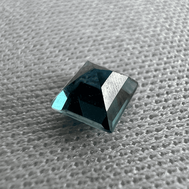 Topacio london blue-2.10ct-7x6.9x3.8mm 2