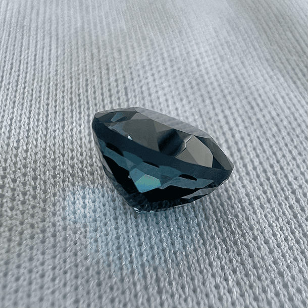 Topacio london blue-2.35ct-7.8x5.1mm 2