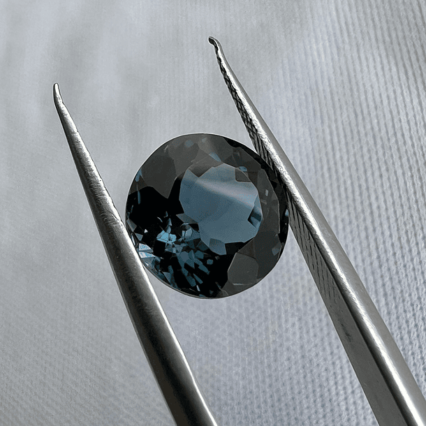 Topacio london blue-2.35ct-7.8x5.1mm 1