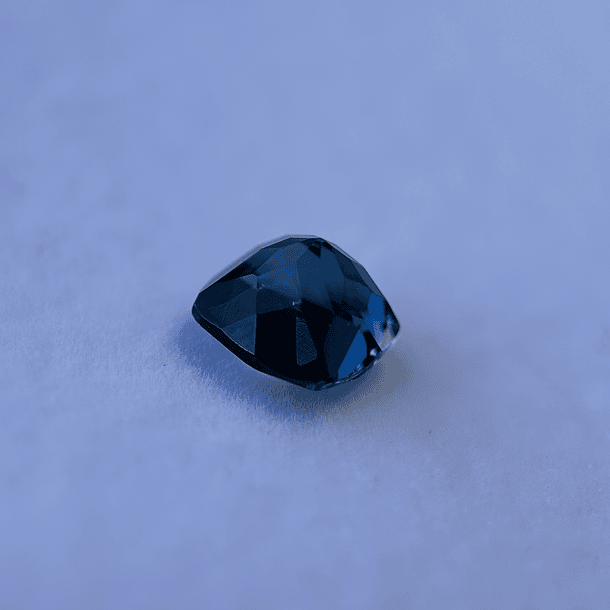 Topacio london blue-3.35ct-7.9x7.9x5.8mm 2